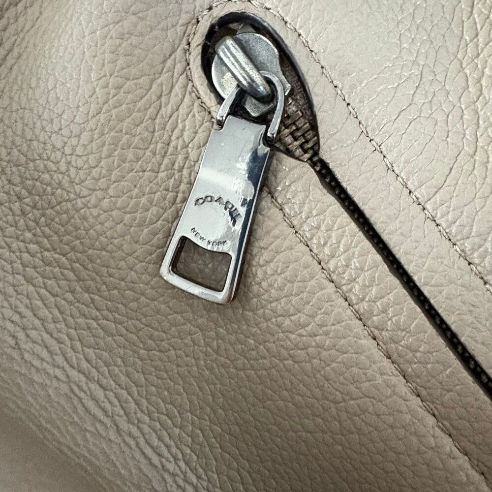 Coach 58036 Chelsea 32 Hobo Leather Shoulder Bag Taupe Classic - Picture 4 of 11